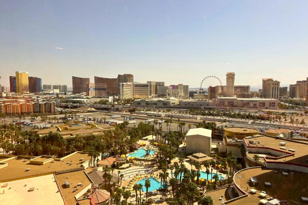 Rio Hotel & Casino, a Destination by Hyatt Hotel - Premier One-Bedroom King Suite With Strip View - High Floor