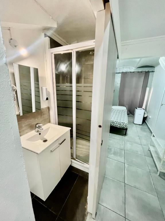 BE3 Apartamento nuevo! Cocina y baño privado! A 2`metro Sants