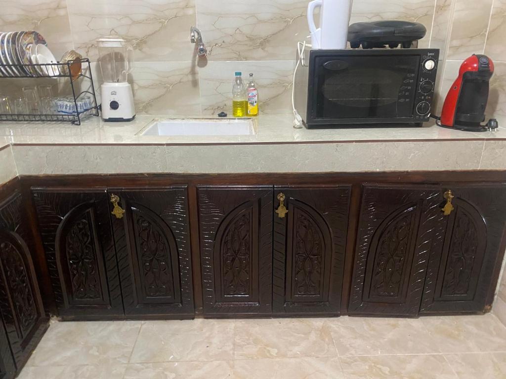 Kuchyň nebo kuchyňský kout v ubytování Riad Nezha avec jacuzzi et au cœur de Marrakesh