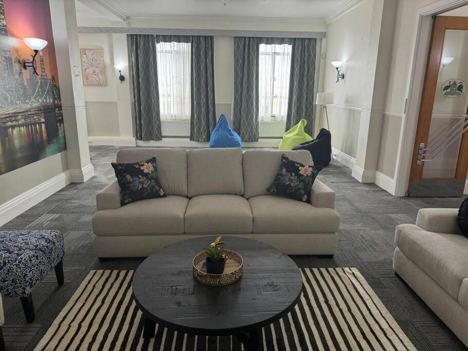 4 large bedroom Apartment in the City - Resim 33