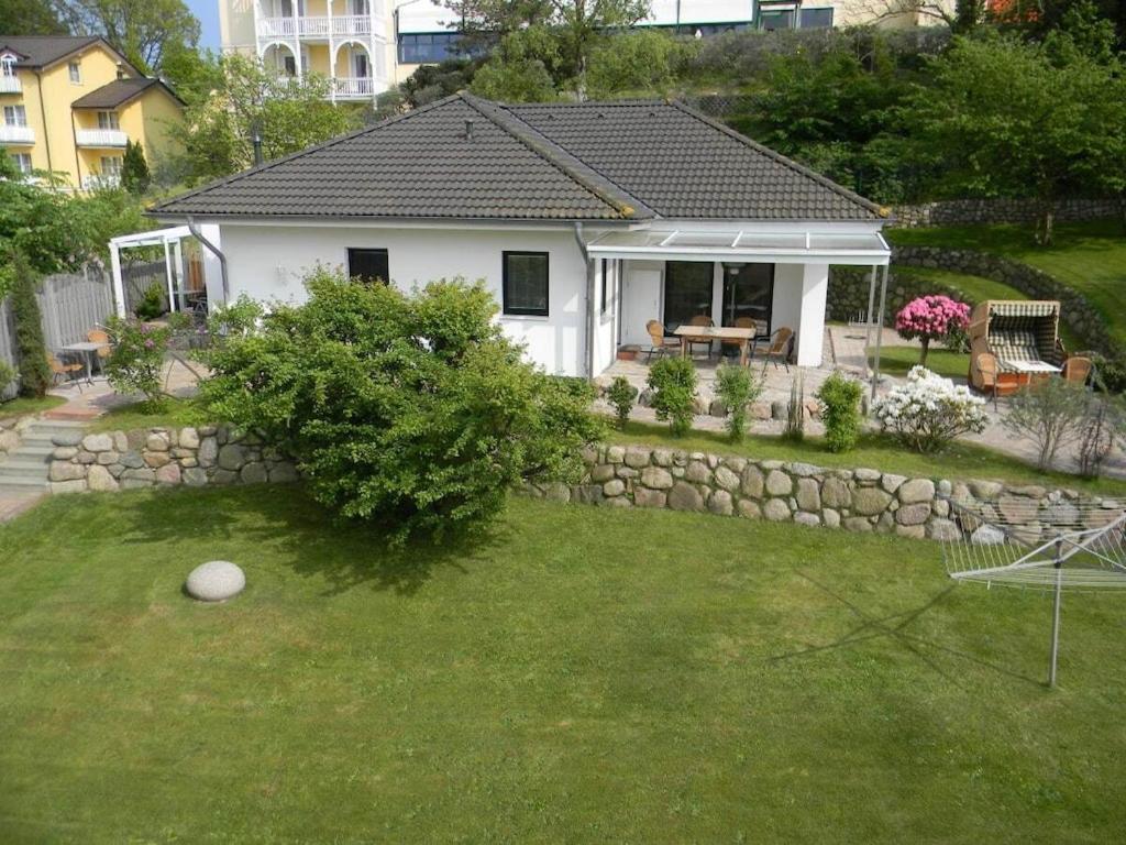 Zahrada ubytování Ferienhaus in Goehren mit Schwimmbecken