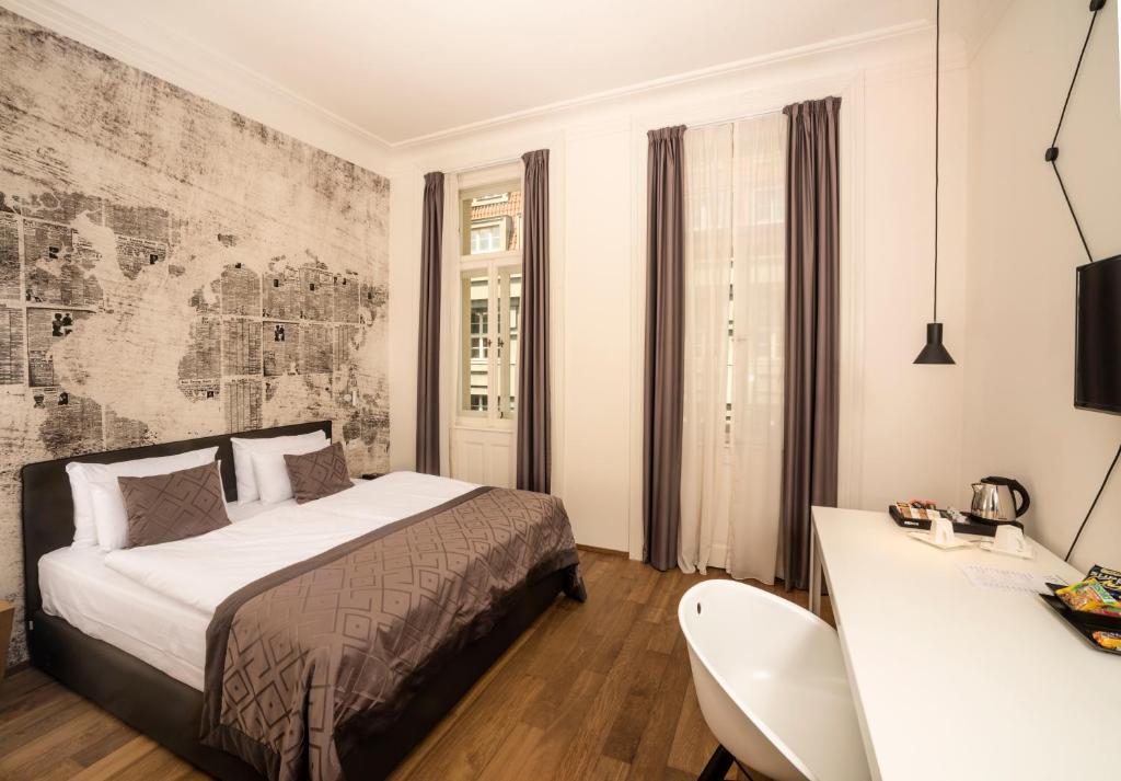 Hotel Golden Crown - 12