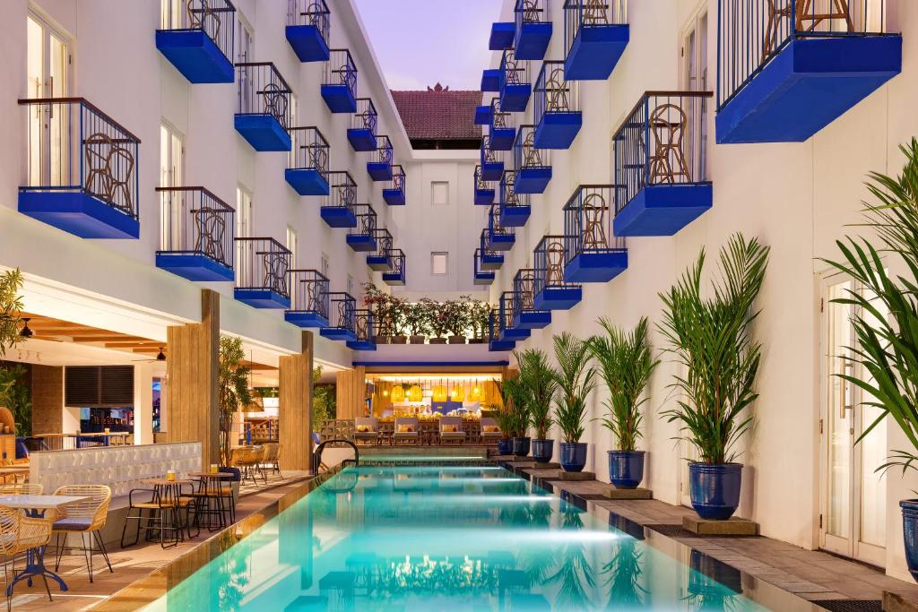 Bazén v ubytování Kampi Hotel Legian nebo v jeho okolí