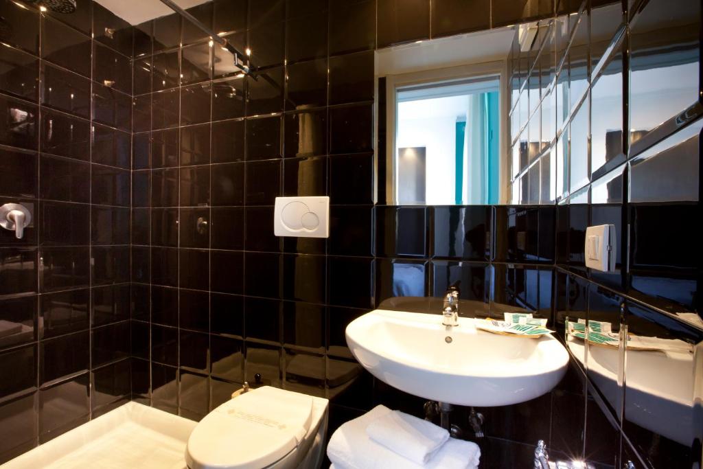 Sorrento Apartments - 12