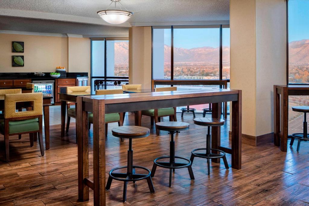 Marriott Albuquerque - 
