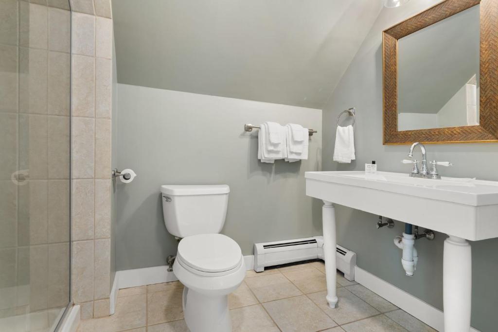The Aurora Inn & Cottages photo