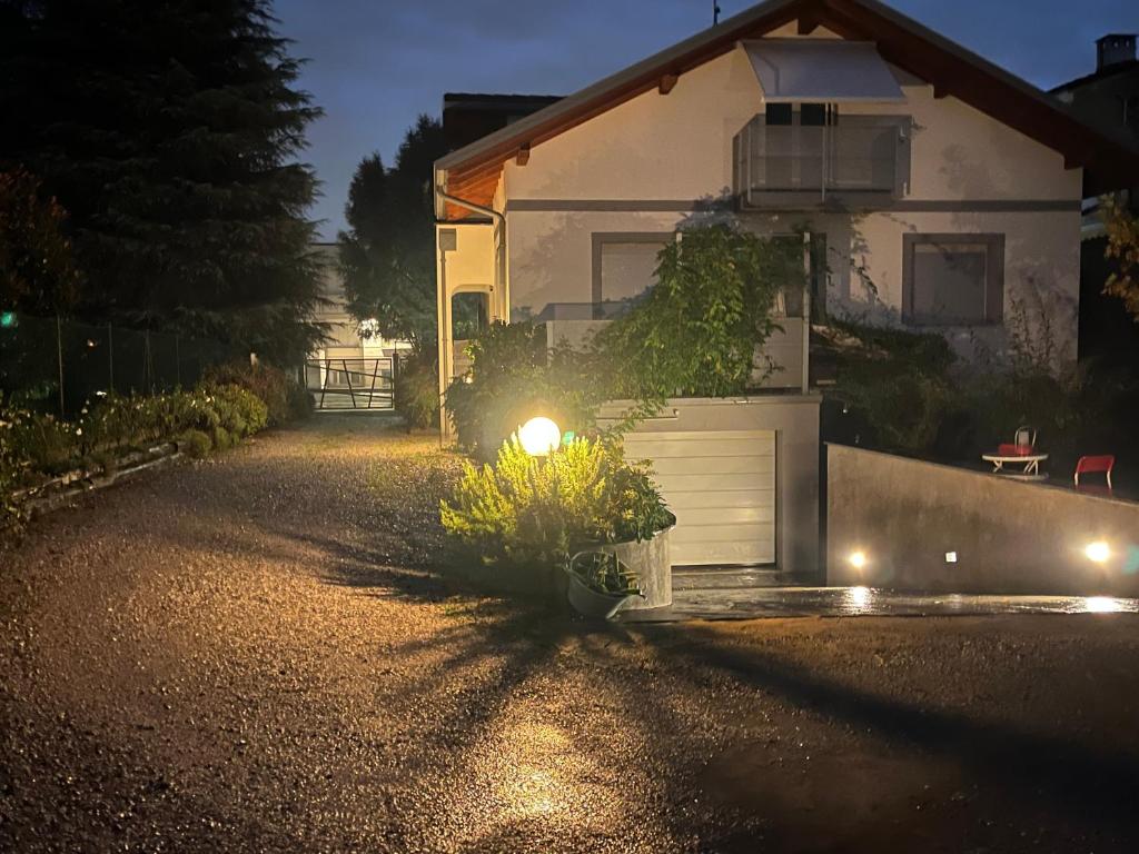 Vonkajšia záhrada v ubytovaní CasaNobile -Suite Il Melo