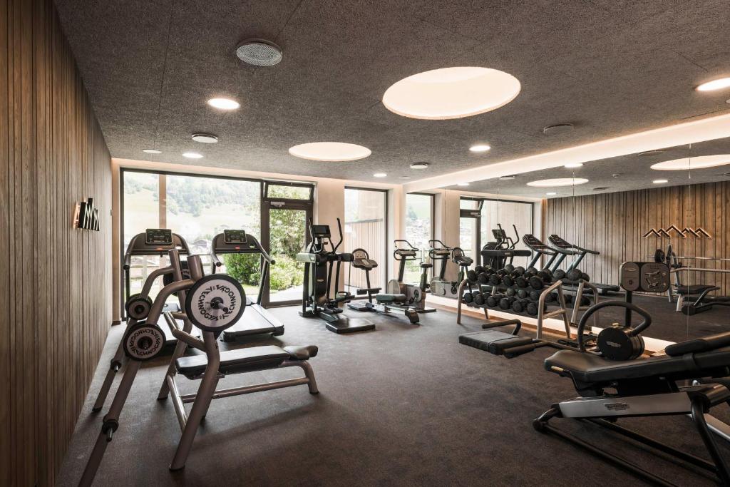 Fitness centrum a/nebo fitness zařízení v ubytování Excelsior Dolomites Life Resort