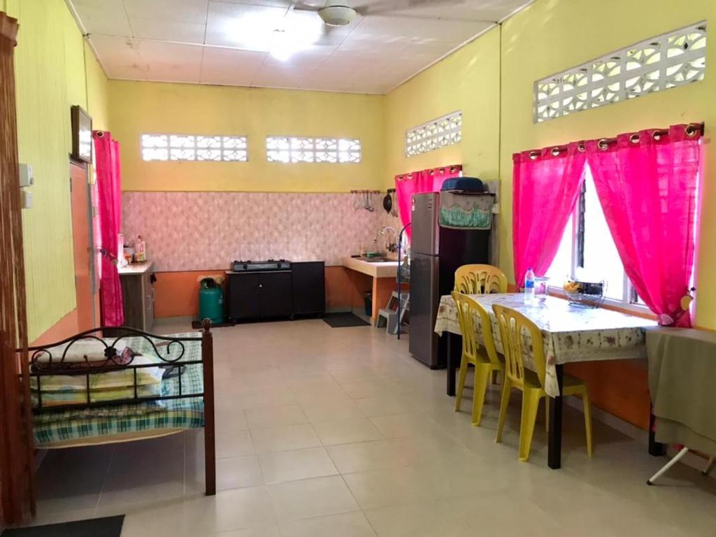 Χώρος καθιστικού στο MZ HOMESTAY BELAKANG MASJiD MACHANG