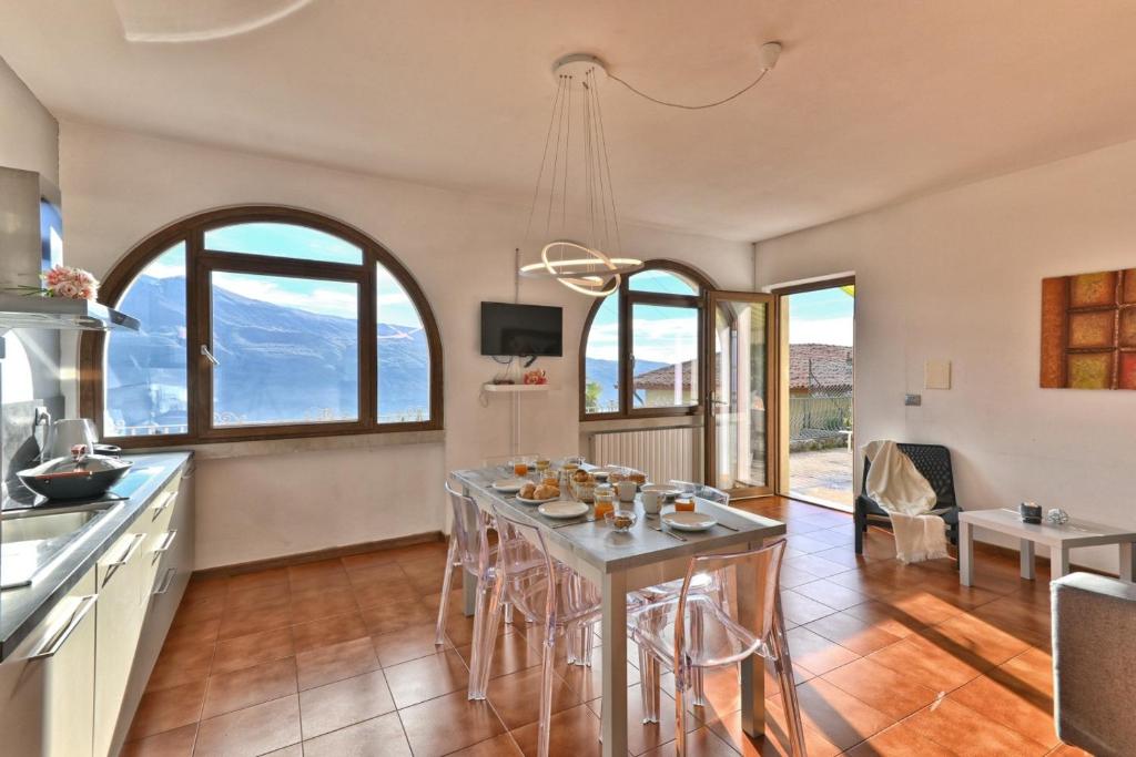 Kuchyňa alebo kuchynka v ubytovaní Appartamento Armonia - Theater Home