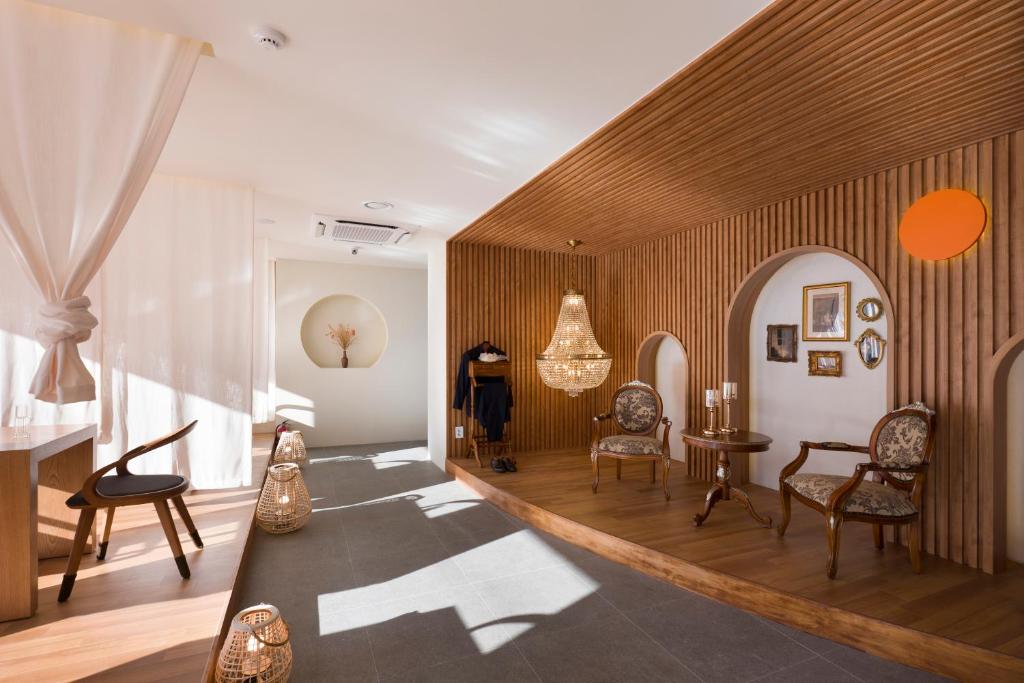 Posezení v ubytování Hotel Yusurim