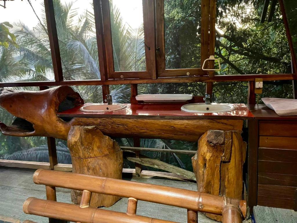 Fotografie z fotogalerie ubytování Karang Aji Beach Villa v destinaci Cisolok