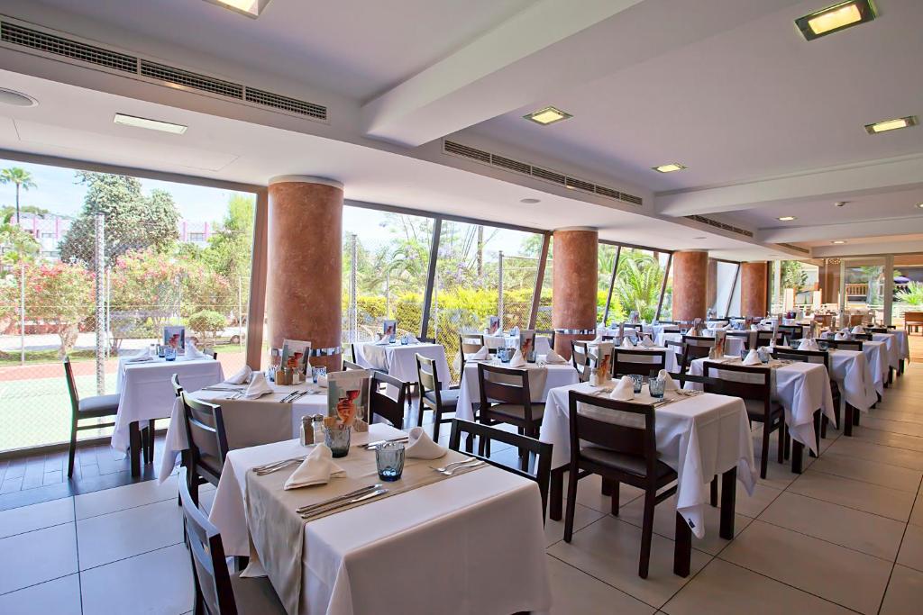 Restaurace v ubytování FERGUS Bermudas
