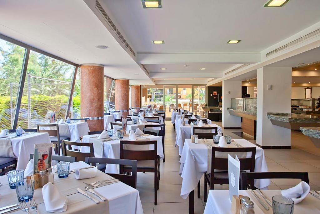 Restaurace v ubytování FERGUS Bermudas