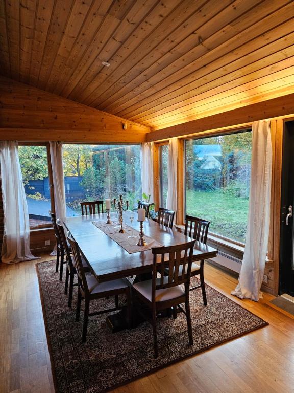 ภาพในคลังภาพของ Private room - 5 in a luxury villa CHALET STYLE ในออสโล