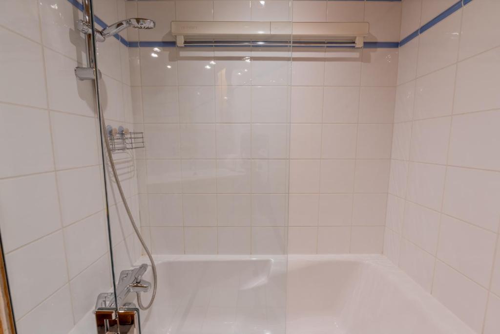 Kúpeľňa v ubytovaní La Ginabelle - Sauna & Swimming pool - Happy Rentals