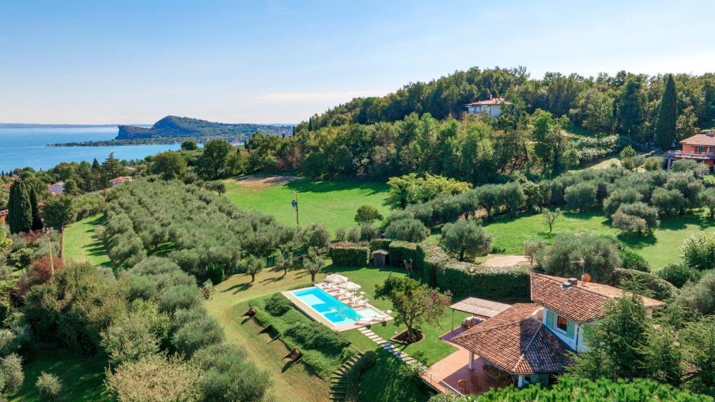 Příroda nedaleko vily