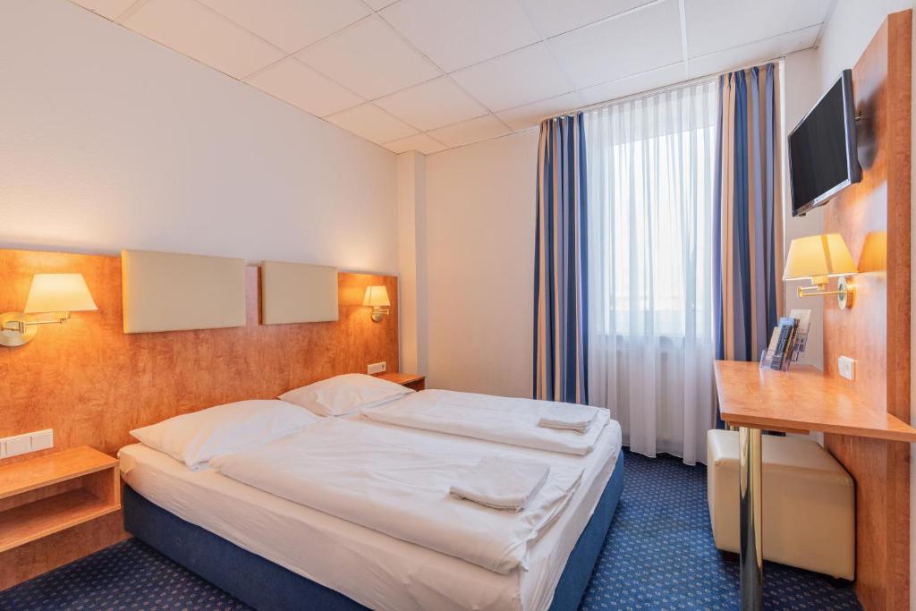 Euro-Hotel - Single Room