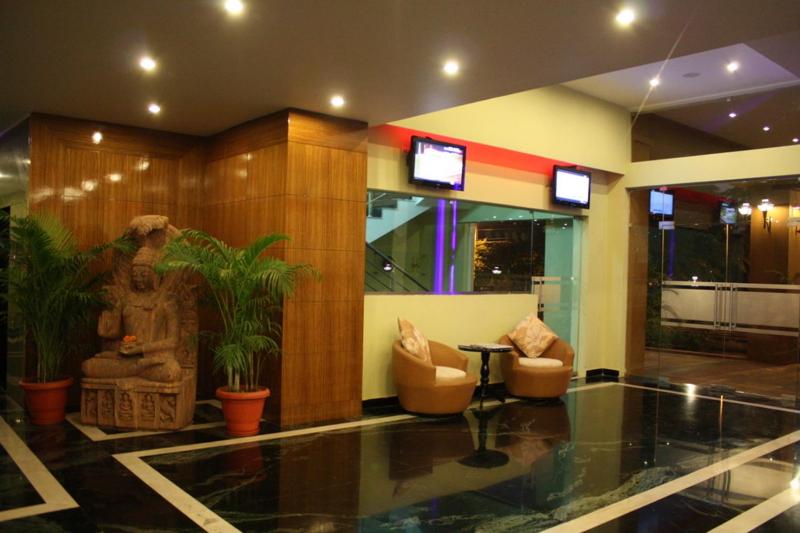 Posezení v ubytování La Franklin Hotel