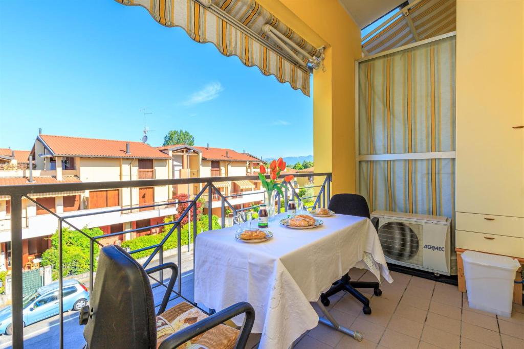 Balkón alebo terasa v ubytovaní Magnolia Sirmione 500m from lake Garda - Happy Rentals