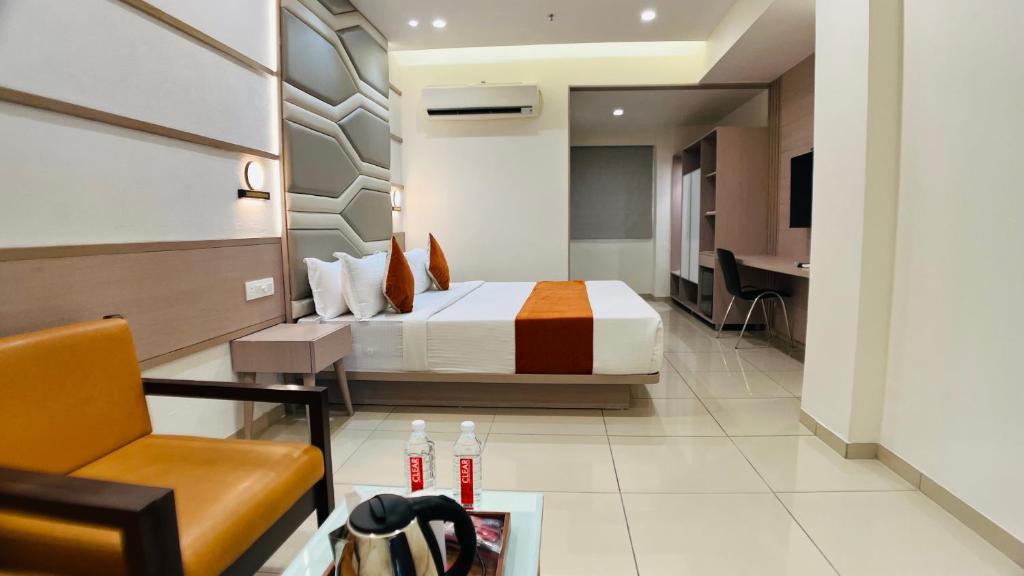 Posezení v ubytování Hotel Ashray Inn Express