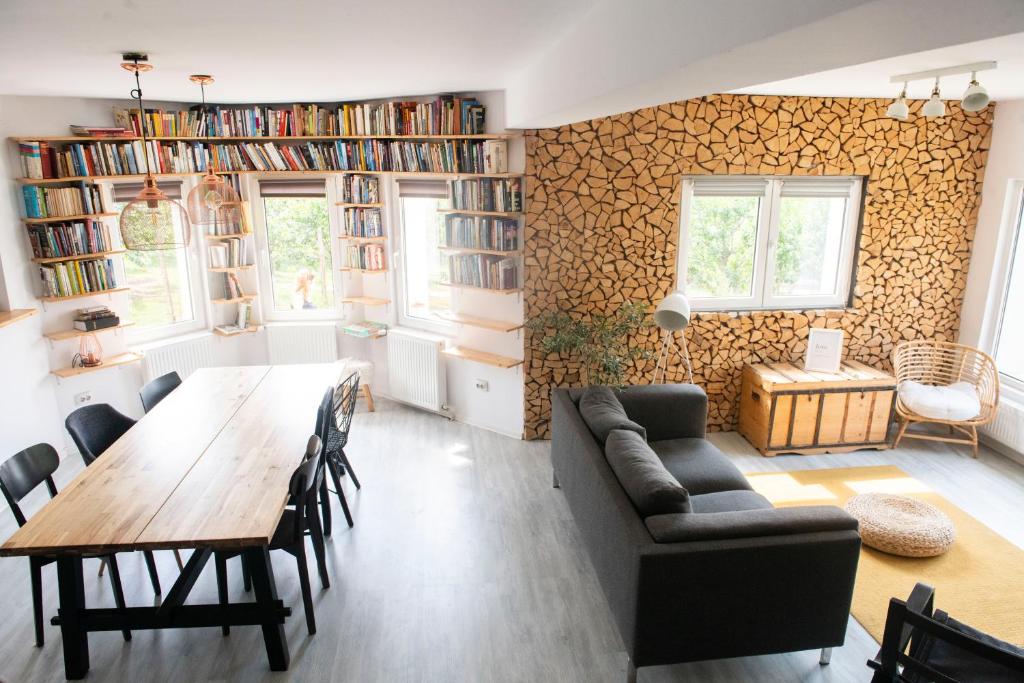 Family home, near therme/airport/ lake, Balotesti
