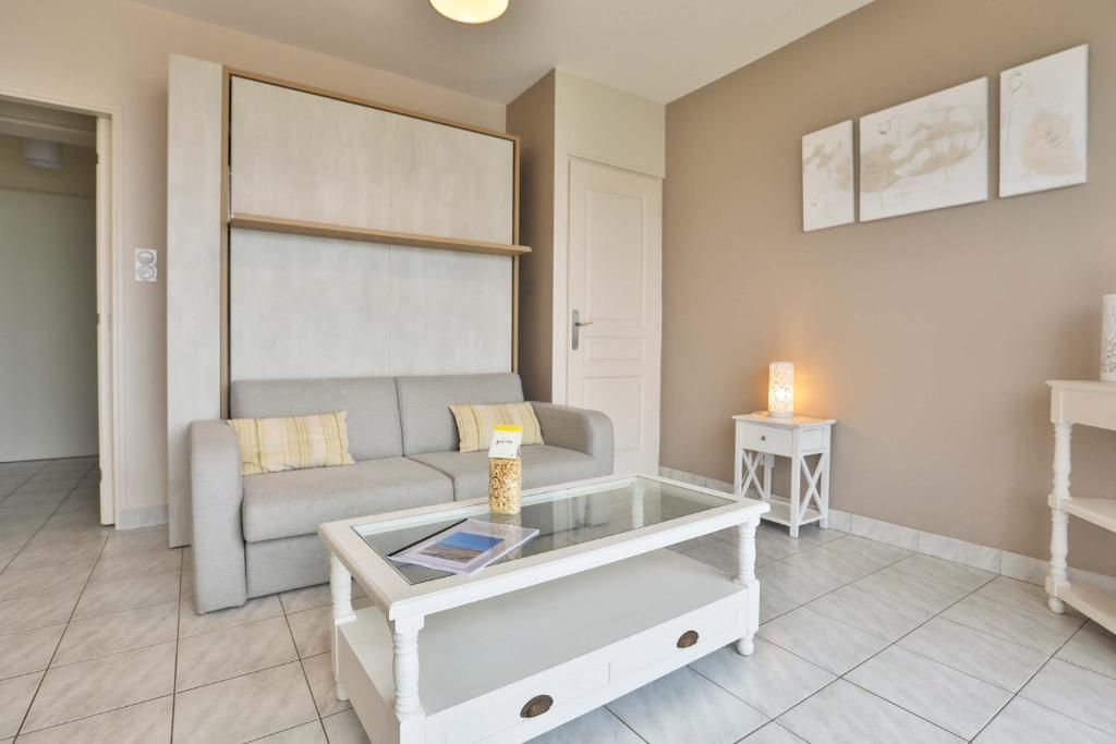 Posedenie v ubytovaní Studio cosy lumineux, front de mer, proche plage