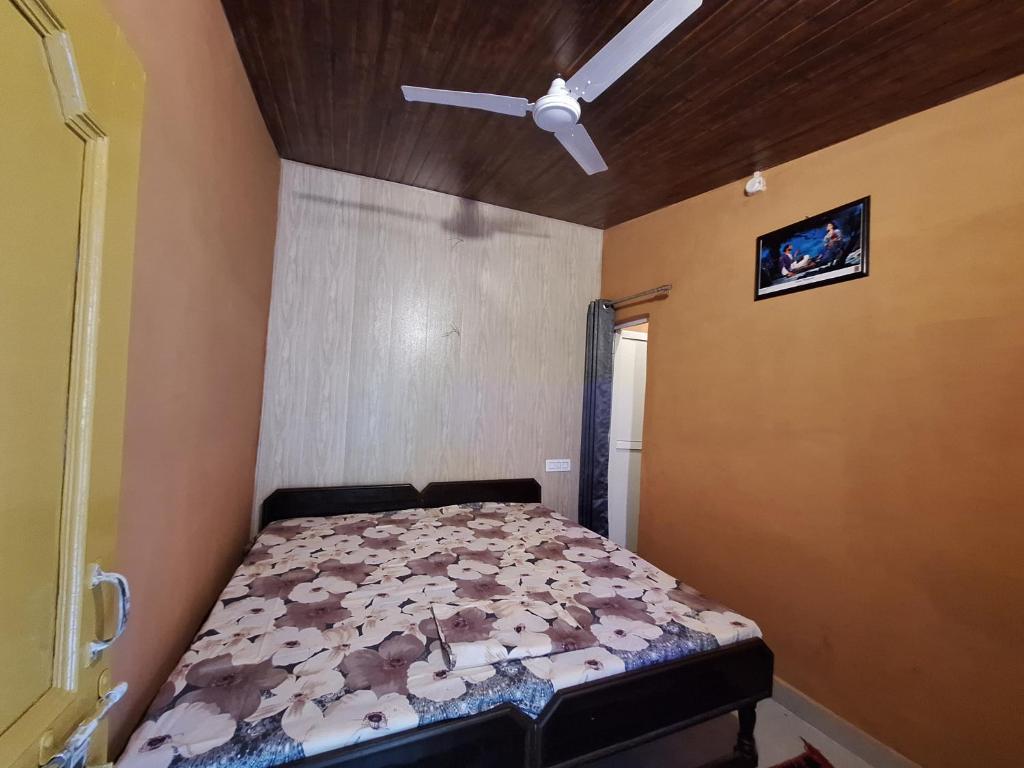 Postel nebo postele na pokoji v ubytování TATHASTU Bir -Homestay ,DORM,HOSTEL