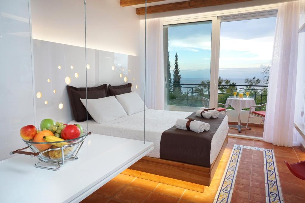 A seating area at Felix Residence