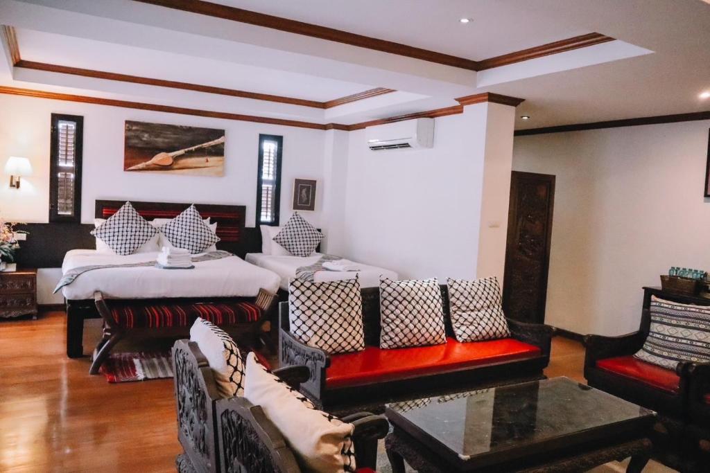 Baan Huenphen Boutique Hotel - 1