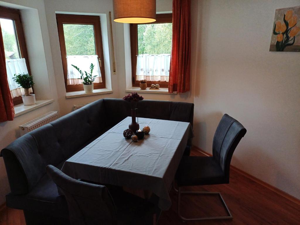 Posezení v ubytování Ferienwohnung am Ulrichsgrünbach