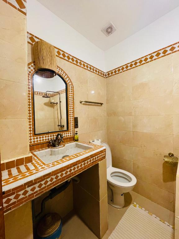 Koupelna v ubytování Riad La Calèche & SPA