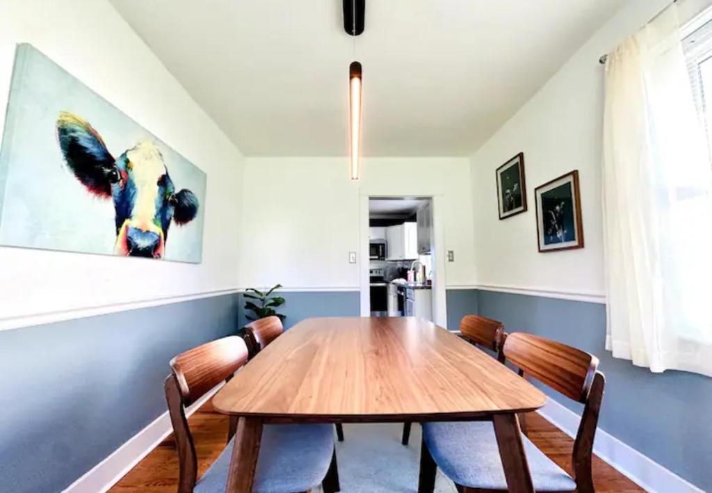 All Seasons Cottage - Game Room - Firepit By Zen Living Short Term Rental photo
