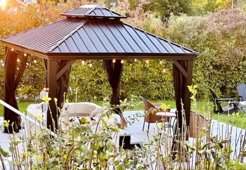 All Seasons Cottage - Game Room - Firepit By Zen Living Short Term Rental photo