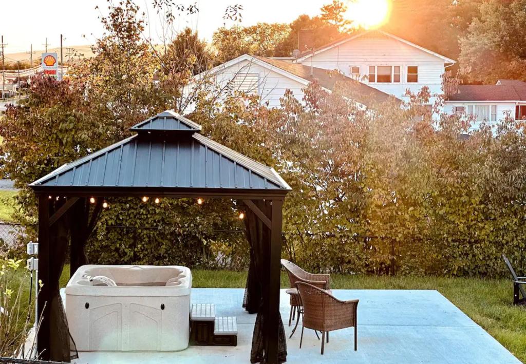 All Seasons Cottage - Game Room - Firepit By Zen Living Short Term Rental photo