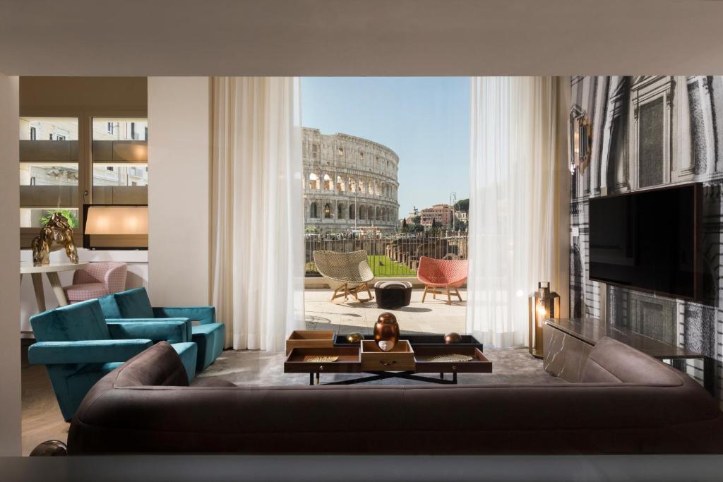 TV a/nebo společenská místnost v ubytování Hotel Palazzo Manfredi – Small Luxury Hotels of the World