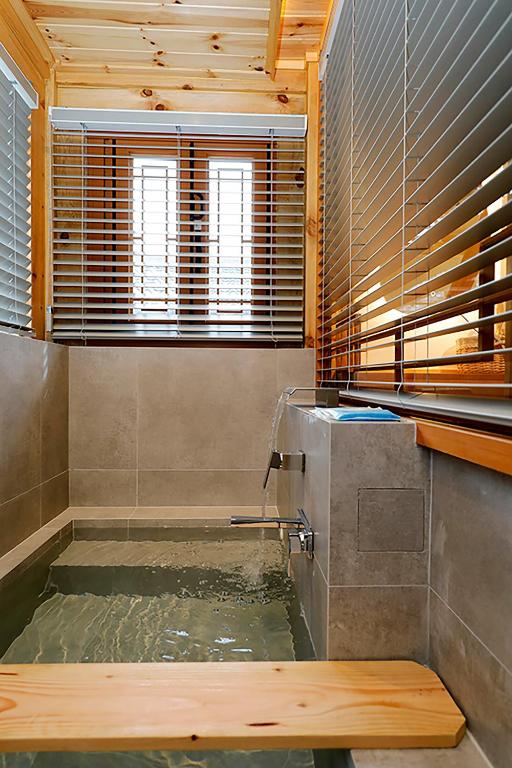 Ein Badezimmer in der Unterkunft Hanok stay Mokhyang