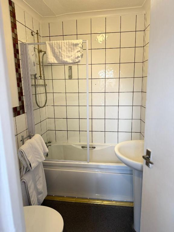 The Crown Aldbourne - Double Room