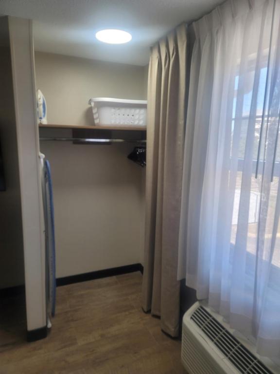 Southfield Stay - King Studio Suite