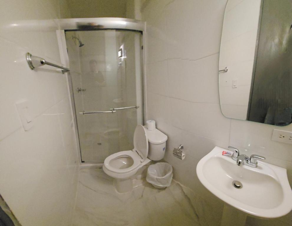 Un baño de Hotel Montreal