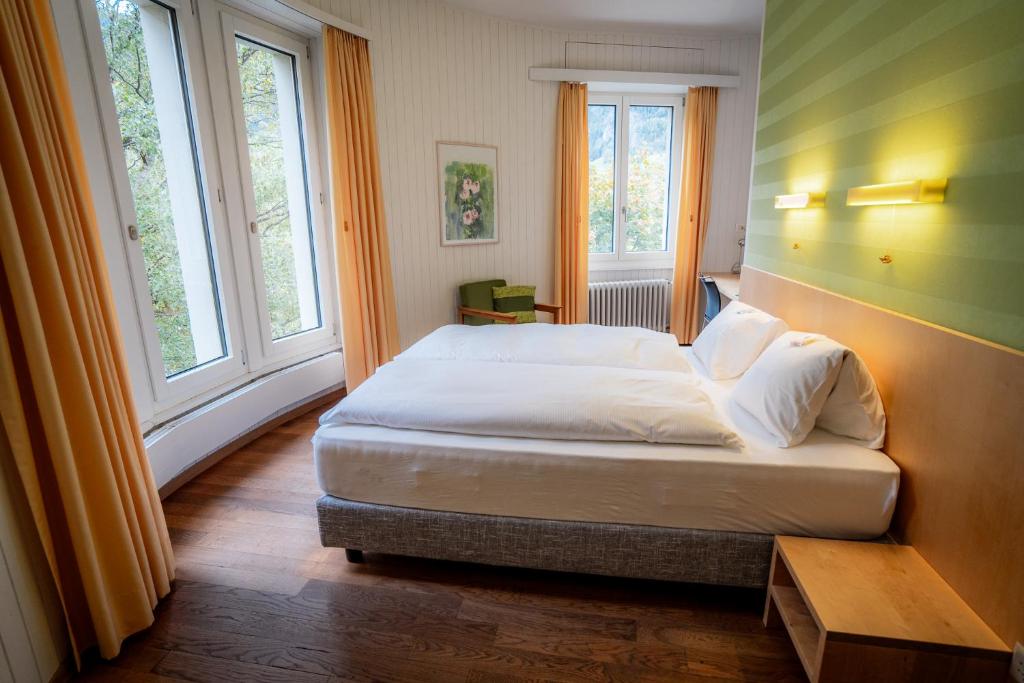Postel nebo postele na pokoji v ubytování Hotel Haus Schönstatt contactless-Check-In