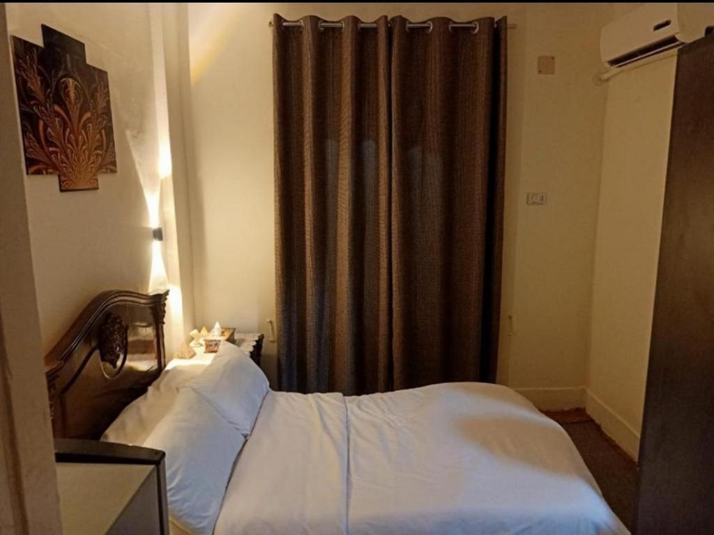 Eyad Pyramids view - 4