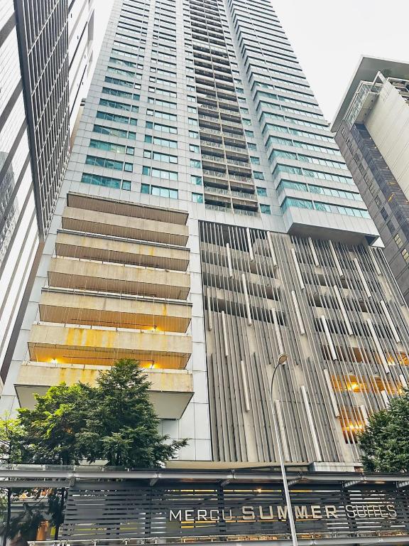 El edificio en el que está el departamento