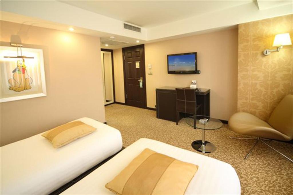 Cartoon Hotel - Double Or Twin Room With Bathroom
