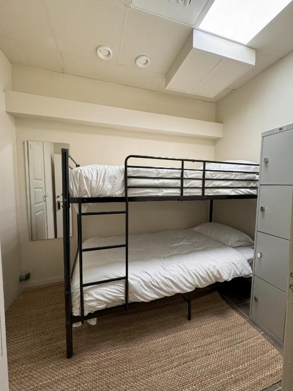 Nomad City - Private Twin Room With Bunk Beds And Toilet