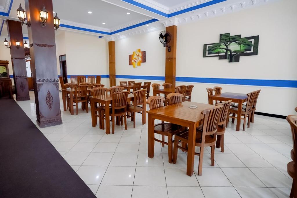 Restaurace v ubytování Samudra Hotel