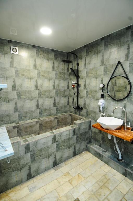 Koupelna v ubytování Art Hotel Home