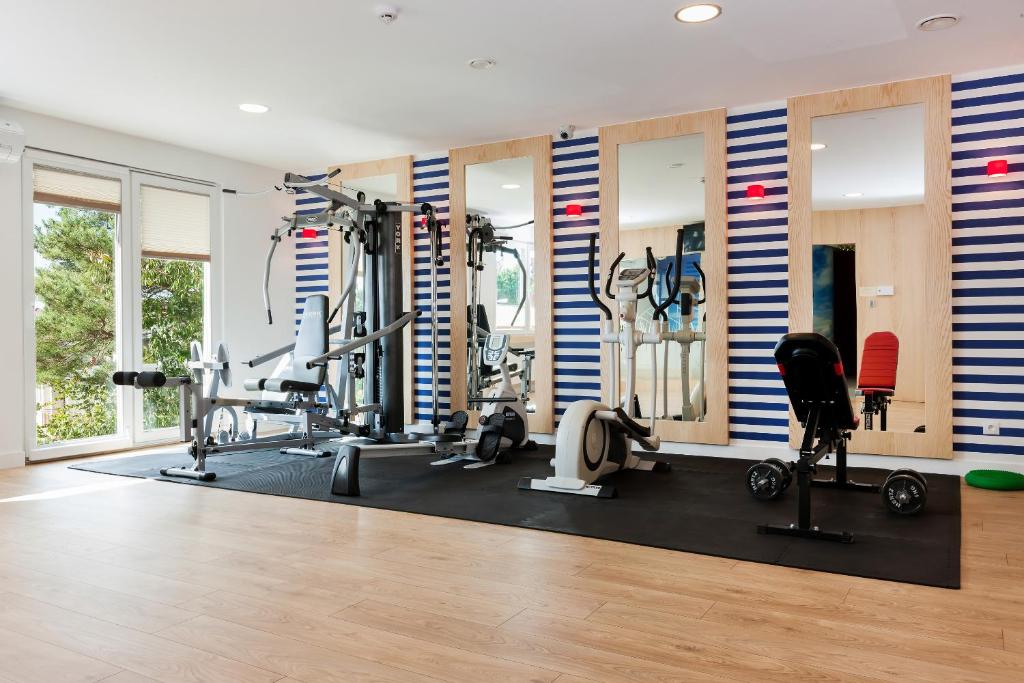 Posilňovňa alebo fitness centrum v ubytovaní Dom wakacyjny Cyprys