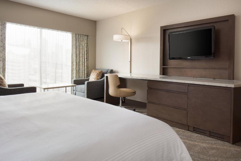 The Westin Kansas City at Crown Center - Traditionele King Room Met Aangepaste Badkuip - Mobiliteit En Gehoor Toegankelijk