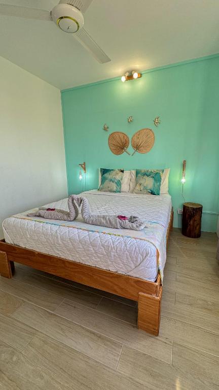 Postel nebo postele na pokoji v ubytování Appartement T2 La Colombe vue mer et montagne